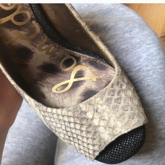 Super Cute Sam Edelman Snakeskin Heels - Picture 4 of 5